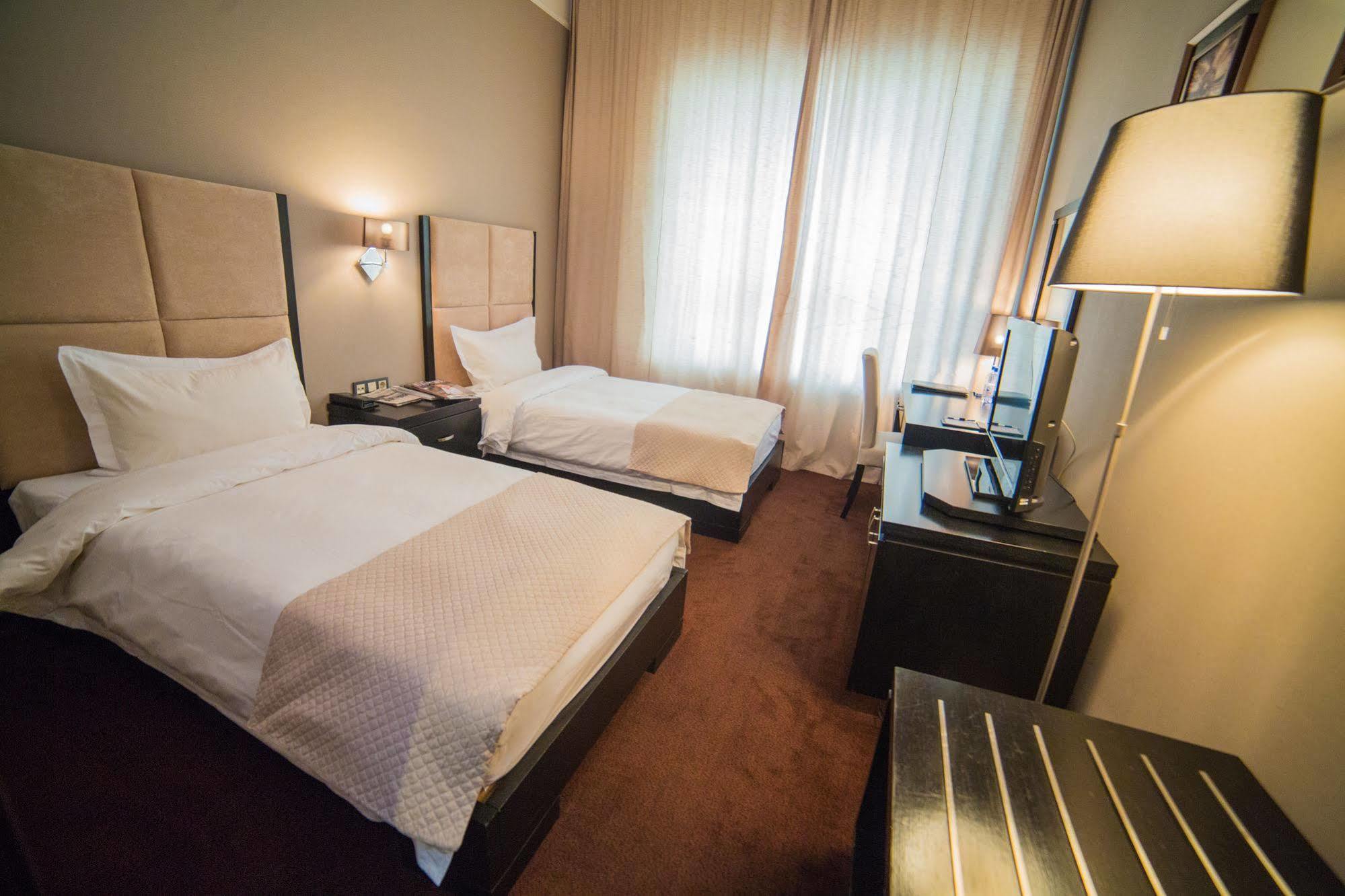 Jelsomino Boutique Hotel Asztana Kültér fotó