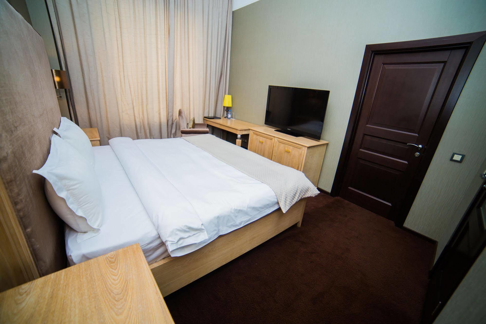 Jelsomino Boutique Hotel Asztana Kültér fotó