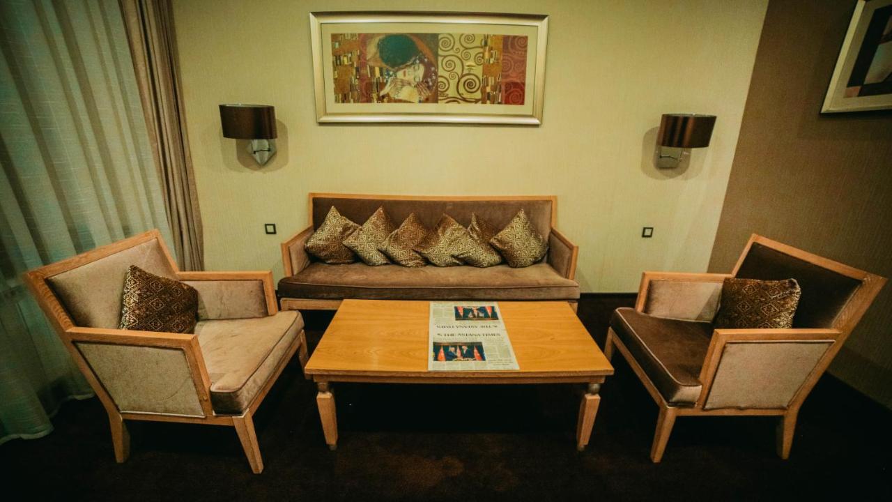 Jelsomino Boutique Hotel Asztana Kültér fotó