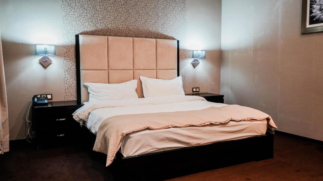 Jelsomino Boutique Hotel Asztana Kültér fotó