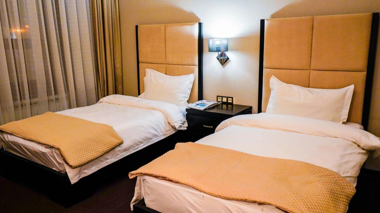 Jelsomino Boutique Hotel Asztana Kültér fotó